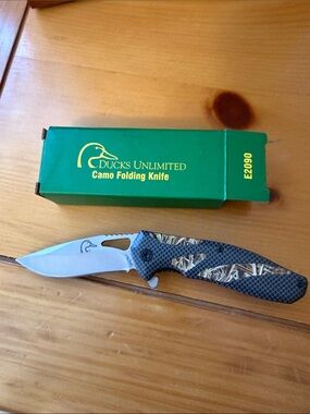 Ducks Unlimited Camo Folding Knife - Green Box, NEW